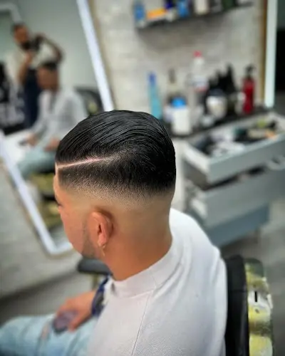 Alí Peluquería — Peluquería en Jumilla