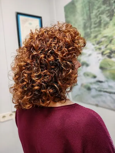 PELUQUERIA Y ESTETICA MARIBEL — Peluquería en Santiago de la Ribera