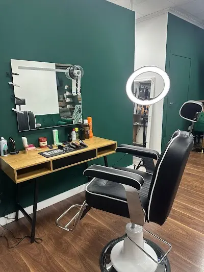 La Navaja — Peluquería en Los Alcázares