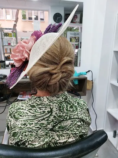 simon estilistas — Peluquería en Murcia