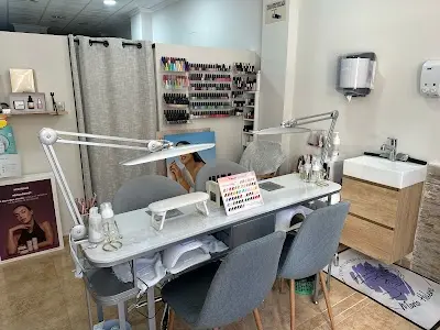 Mª Helena Centro de Estética — Peluquería en Aspe