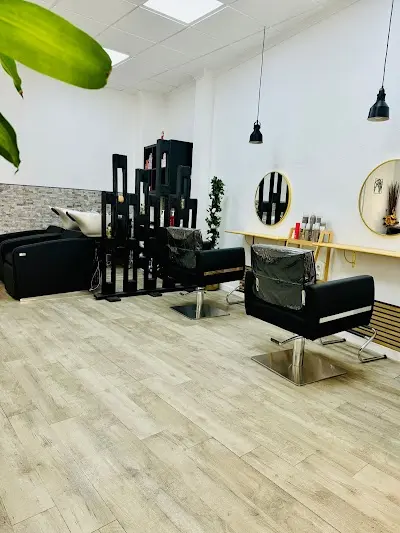 María José Olmos Estilistas — Peluquería en Murcia