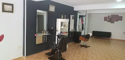 peluqueria barberia haron — Peluquería en Villena