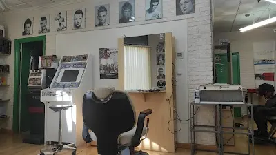 Juan Gil Peluquero — Barbería en Sax