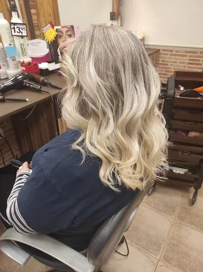 Peluquería Geno Navarro — Peluquería en Novelda