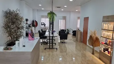 Eir Salón de Peluquería — Peluquería en Archena
