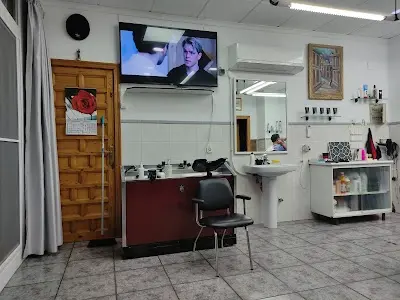 Peluquería de caballeros Marín — Peluquería en El Raal