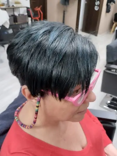 Bambú Peluqueria Y Estetica — Peluquería en Elda