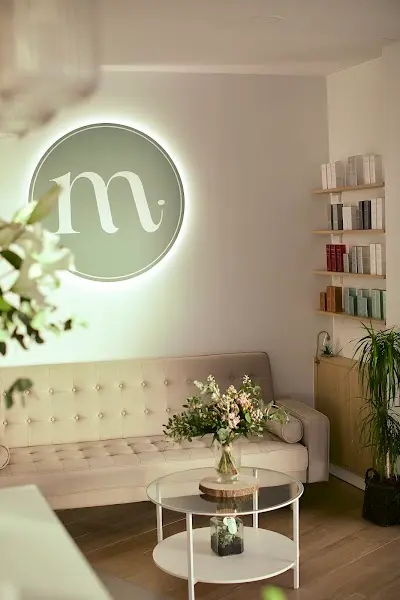 Mena Clinic and Beauty — Peluquería en San Javier