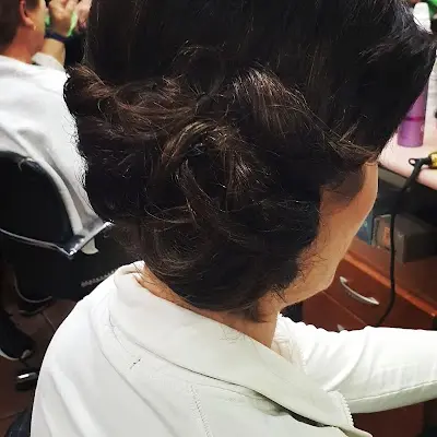 Peluquería Mari — Peluquería en Yecla