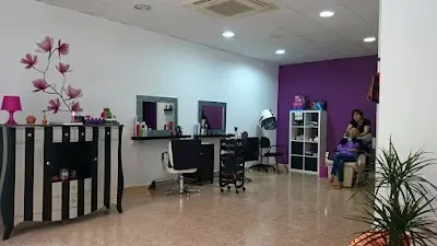 La Pelu De Noelia — Peluquería en Elx