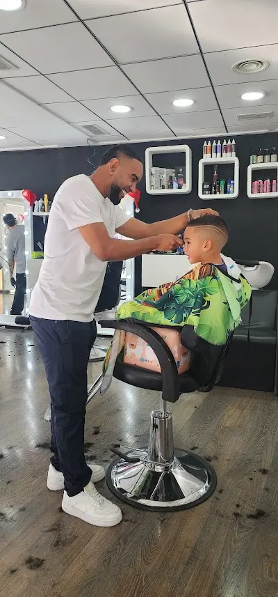 JUANDA ARENAS BARBER STUDIO CARRÚS — Peluquería en Elx