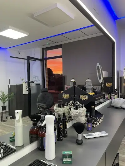 JOSICO BARBERIA — Barbería en Beniaján