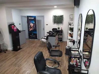 Peluqueria Yolanda Unisex — Peluquería en Elx