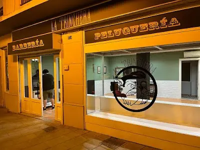 Barberia La Trinchera — Peluquería en Villena