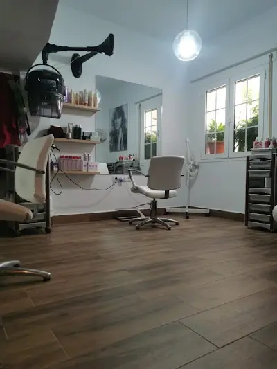 Peluqueria Donna — Peluquería en Huércal-Overa