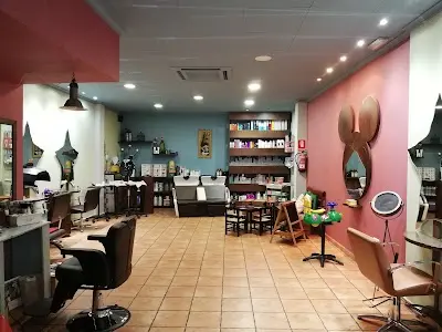 Peluquería Pelo's — Peluquería en Villena