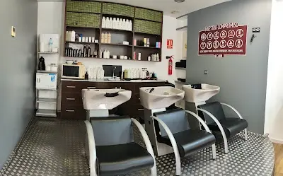 José Manresa Peluqueros — Peluquería en Cox