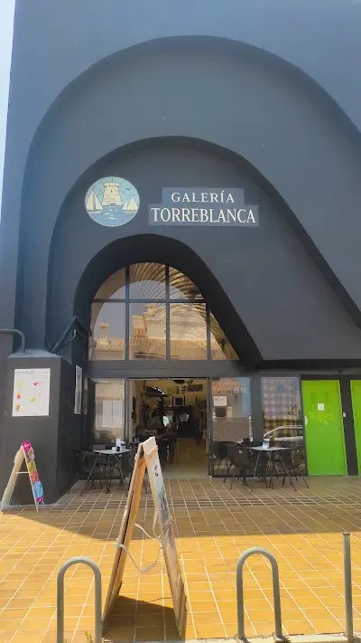 Galeria Torreblanca — Peluquería en Torrevieja