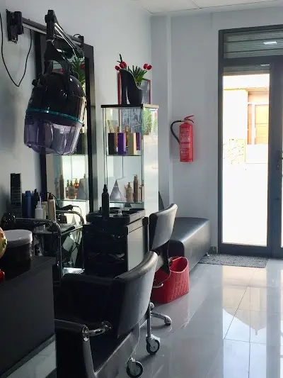 Peluqueria Rocio Gracia. Disponemos de servicio de estetica — Peluquería en La Aljorra
