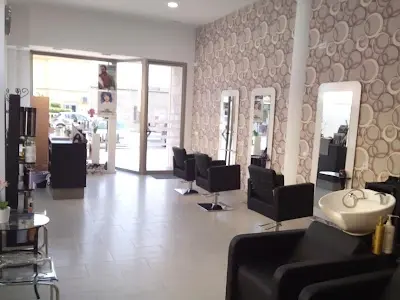 Peluqueria Monica — Peluquería en Los Belones