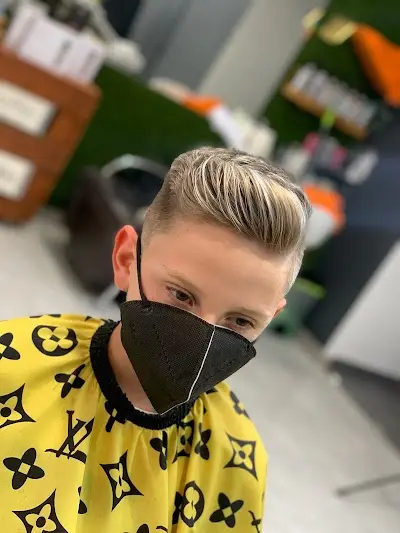 Innova Centro Capilar — Barbería en Lorca