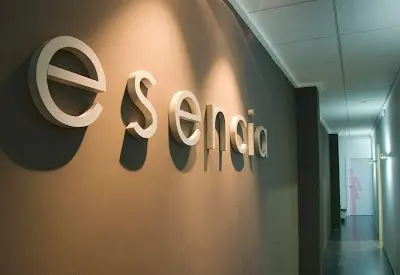 Esencia Centro de Belleza — Peluquería en Yecla