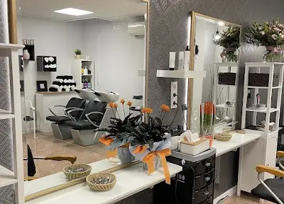 Peluquería M.Carmen Samper — Peluquería en Biar