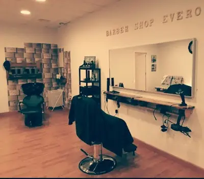 Evero's Barberia — Barbería en El Palmar