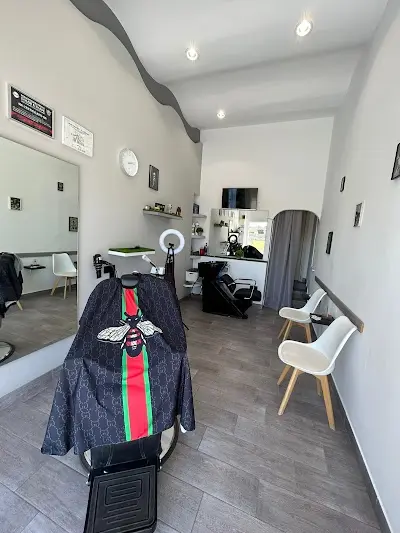 Pepe Barber Peluquería — Barbería en Les Baies