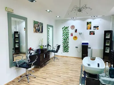 Sara Miralles Estilistas — Peluquería en Yecla