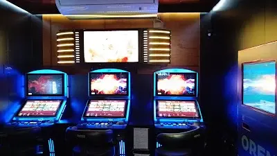 Orenes Sports Bar & Salón de Juego — Peluquería en Alcantarilla