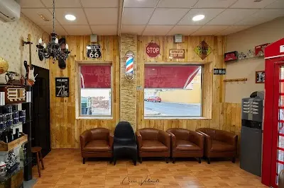 Andrés Martínez Peluqueros — Barbería en Cartagena