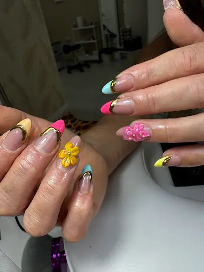 Adenails — Peluquería en Águilas