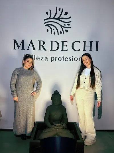 Peluqueria Cosmopolitan Estilistas — Peluquería en Archena