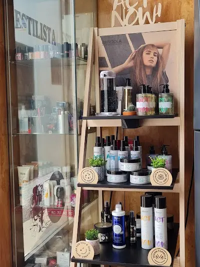 Salón De Peluquería G.B. — Peluquería en Orihuela