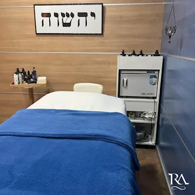 Regina Andrada — Peluquería en El Raal