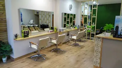 Frank Alonso Estilista - Peluquería en Elche — Peluquería en Elx