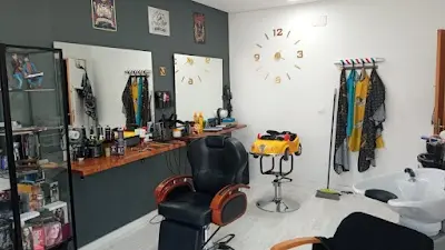 Nines barbershop — Peluquería en Fortuna