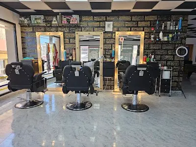 Peluquería Bachir Venezia — Peluquería en Fortuna