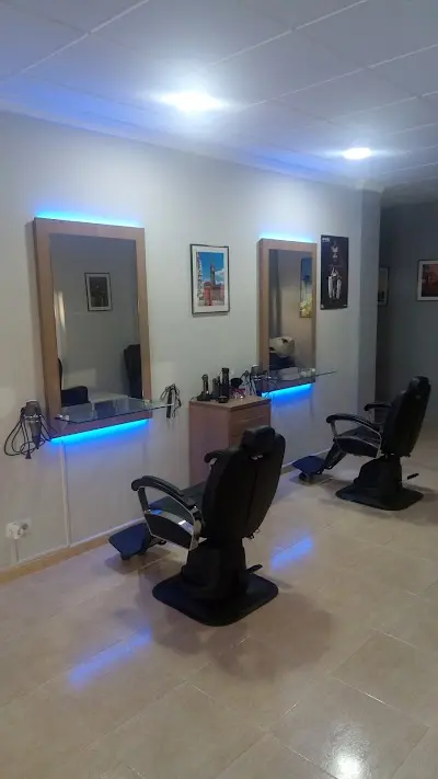 Peluquería Masculina Solo Él — Peluquería en Yecla