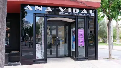 ANA VIDAL ESTILISTAS (Salón Vistalegre) — Peluquería en Murcia
