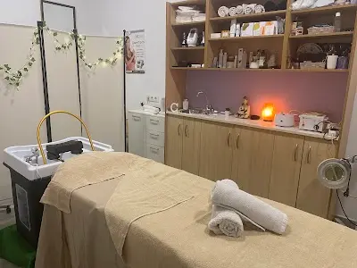 Clara Ramirez Estetica Head Spa — Peluquería en Santomera