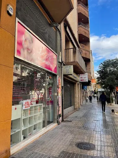 Lucía — Peluquería en Villena