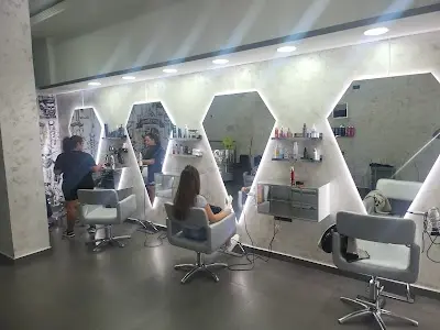 Juan Roma Peluquería — Peluquería en Alcantarilla