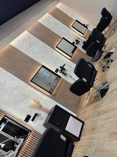 Salon 12.23 by Danielle — Peluquería en Catral