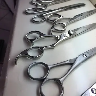 SR PELUQUEROS — Peluquería en Santiago de la Ribera