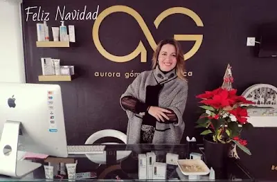 Centro de estética y Microblading Aurora Gomez — Peluquería en Elda