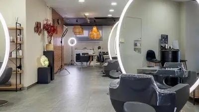 COCÓ beauty barber salon — Barbería en Elda