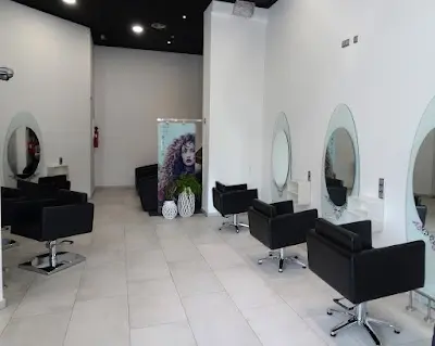 Peluquería Amparo Valera — Peluquería en Murcia